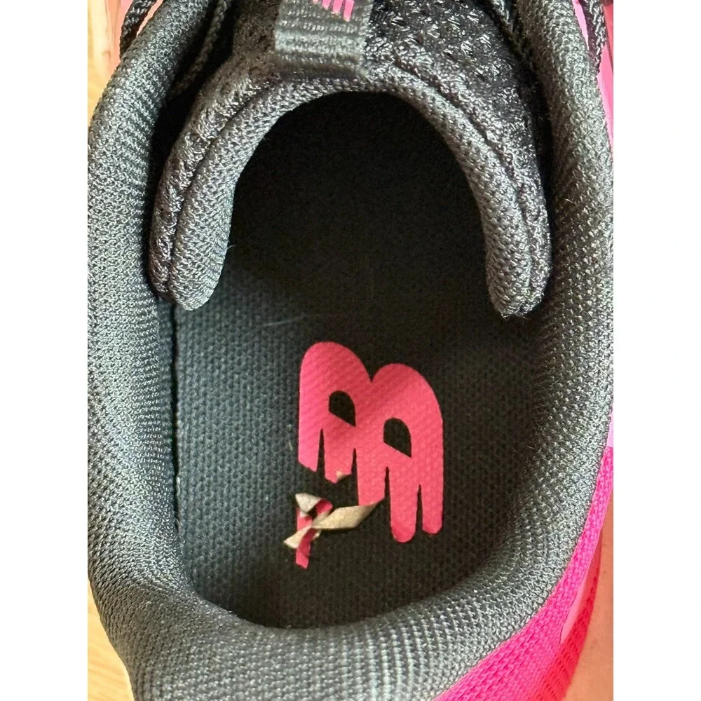 EUC Girls Shoes New Balance Kids Rave Run v2 (Big Kid) Pink and Black Size 1.5